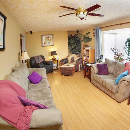 Tiga Bed And Breakfast Йеллоунайф Экстерьер фото